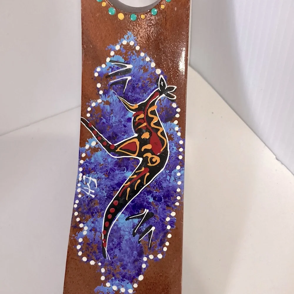 Floating Wine Bottle Holder Australian KANGAROO Hand Crafted Painted  12 x 2 in